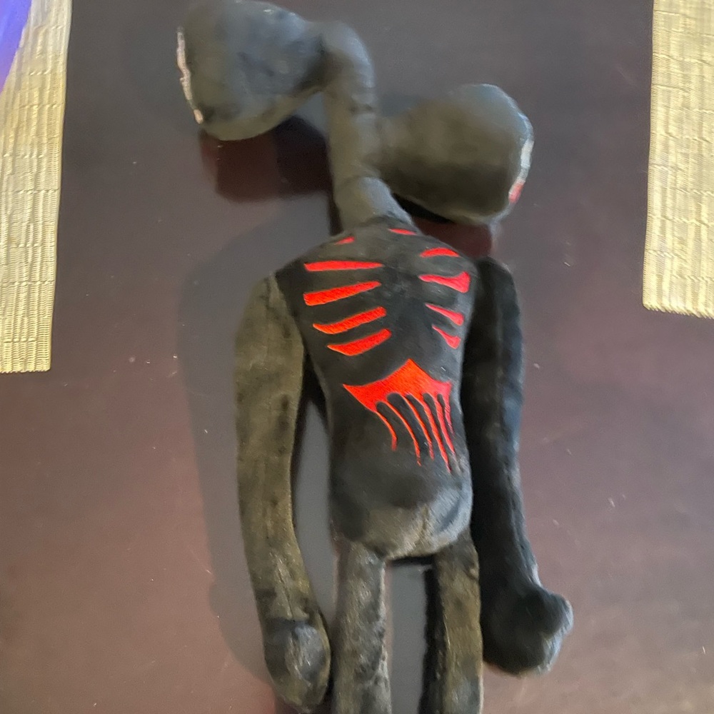 Siren Head Plush gently used condition